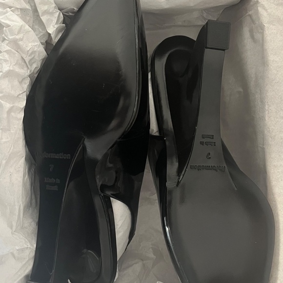 Reformation Westlyn Closed Toe Wedge Black - Size 7 - Picture 7 of 7